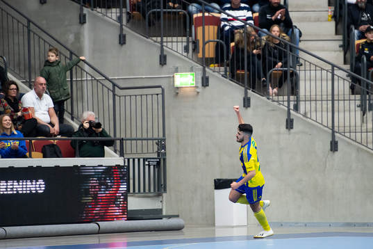 Eskilsminnes Mohammed Charour jublar