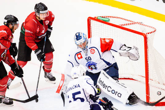 Rhett Rakshani of Frölunda scores 2-0 behind goalkeeper