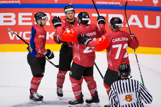 Rhett Rakshani of Frölunda celebrates scoring 6-2 with