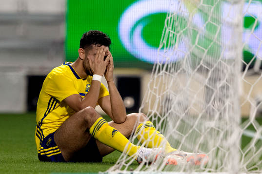 Sweden's Daleho Irandust looks dejected