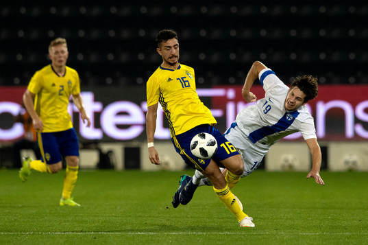 Sweden's Daleho Irandust and Finland's Sebastian Dahlström