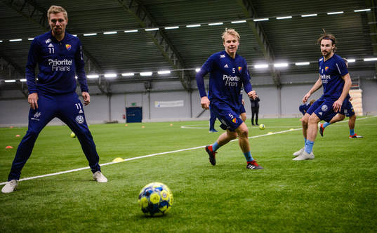 Jonathan Ring , Elliot Käck  och Kevin Walker