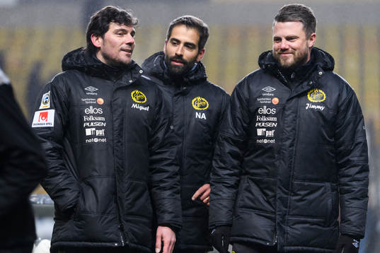 Assisterande managers Miguel Beas och Nuno De Almeida med