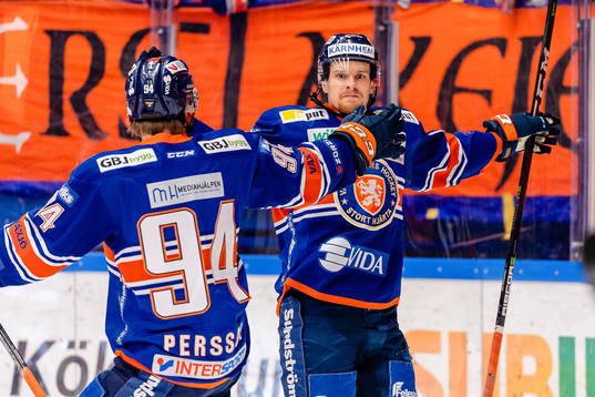 Växjös Brendan Shinnimin jublar