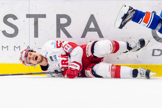 Timrås Johannes Salmonsson har ont