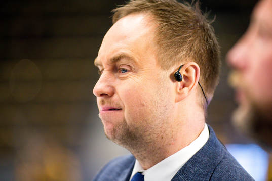 Cmores kommentator Johan Edvall