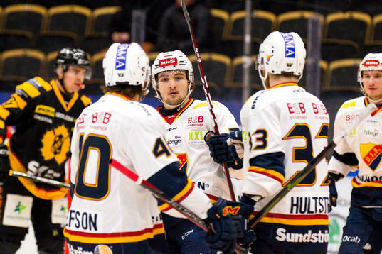 Djurgårdens Emil Bemström jublar