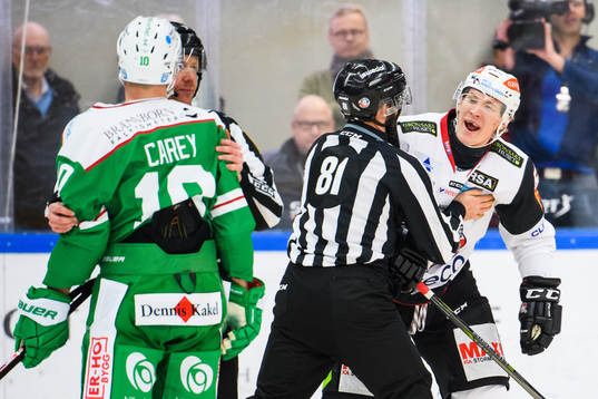 Malmö Redhawks Emil Sylvegård i bråk med Rögles Matt