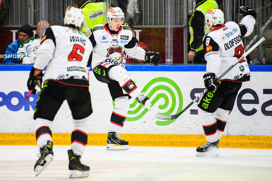 Malmö Redhawks Tobias Ekberg jublar