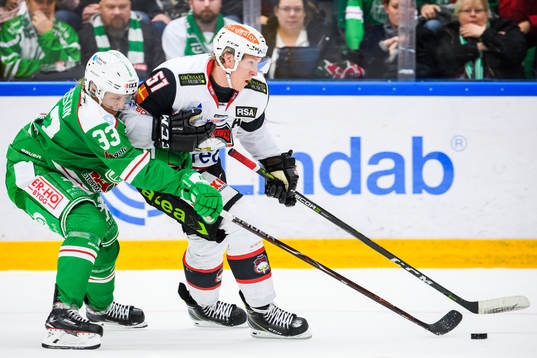 Rögles Samuel Jonsson och Malmö Redhawks Emil Sylvegård