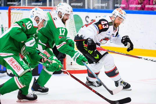 Rögles Taylor Matson och Malmö Redhawks Nichlas Hardt