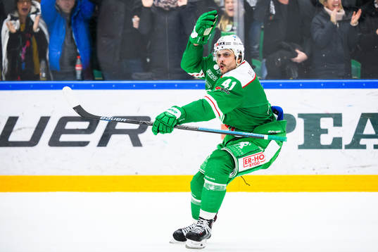 Rögles Daniel Widing jublar