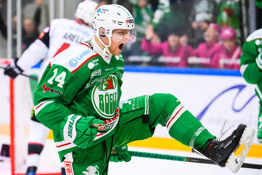 Rögles Trevor Mingoia jublar