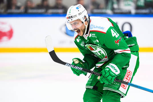 Rögles Daniel Widing jublar