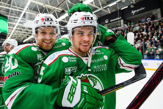 Rögles Ted Brithén och Lucas Elvenes jublar