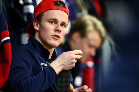 Linköpings Olle Lycksell före ishockeymatchen i SHL