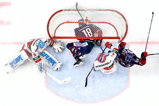 Mål 2-4 av James Wright