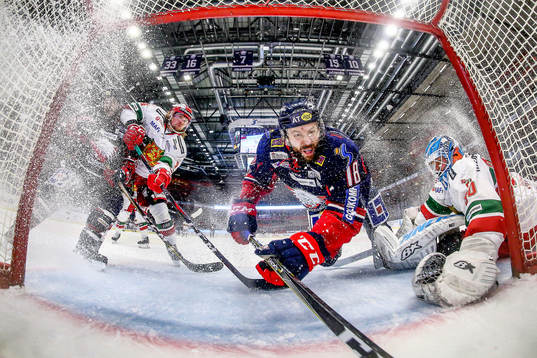 Mål 2-4 av James Wright