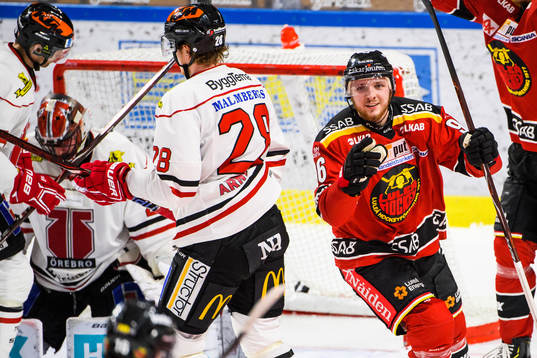 Luleås Robin Kovacs jublar