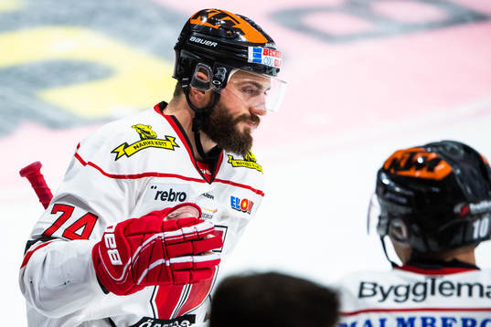 Örebros Nick Ebert jublar