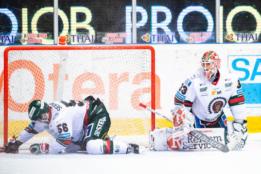 Frölunda Jonathan Sigalet och målvakt Johan Mattsson