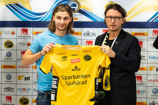 Pawel Cibicki och klubbchef Stefan Andreasson