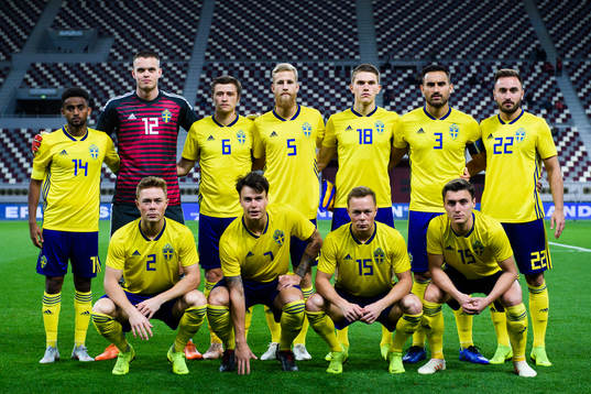 Tesfaldet Tekie, goalkeeper Oscar Linnér, Simon Thern,