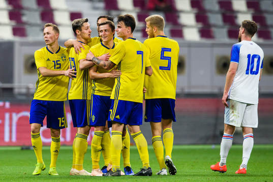 Simon Thern of Sweden celebrates with teammates