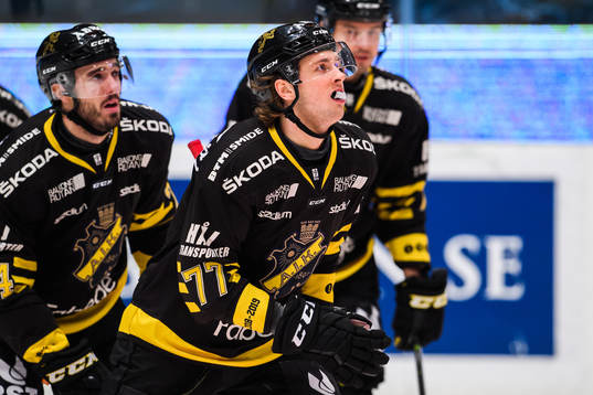 s Mathias From jublar med lagkamrater