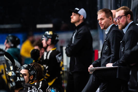 s tränare Tomas Mitell och assisterande tränare Jeff