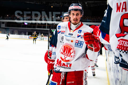 Västerviks Jens Holmström jublar