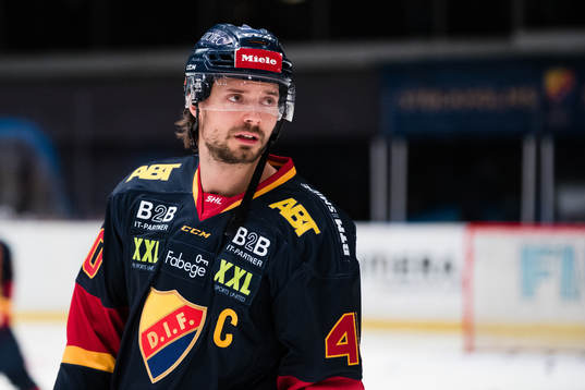 Djurgårdens Jacob Josefson värmer upp