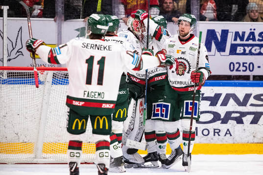 Frölundas spelarna jublar