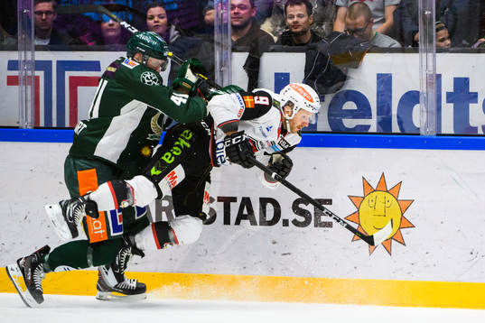 Färjestads Ilari Melart och Malmö Redhawks Frederik Storm