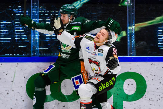 Färjestads Linus Johansson och Malmö Redhawks Max Görtz