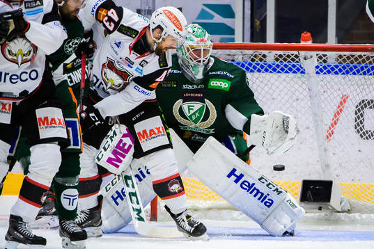 Malmö Redhawks Nichlas Hardt och Färjestads målvakt Adam
