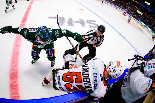 Färjestads Oskar Steen och Malmö Redhawks Fredrik