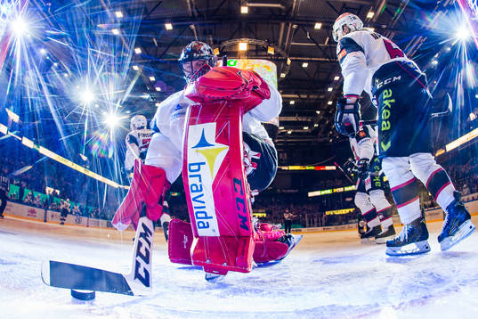 Malmö Redhawks målvakt Oscar Alsenfelt deppar