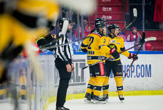 Jubel vid Luleås 0-1 mål