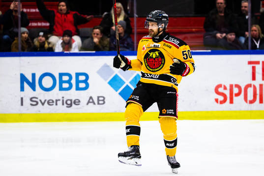 Luleås Daniel Sondell jublar