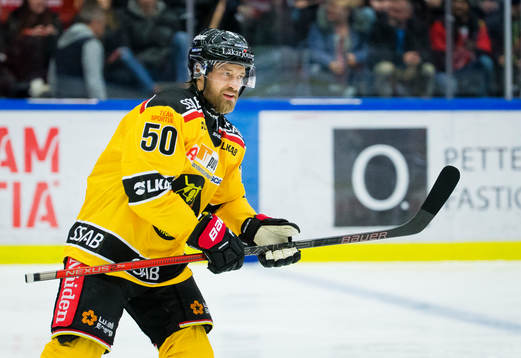 Luleås Daniel Sondell gör 1-2 och jublar