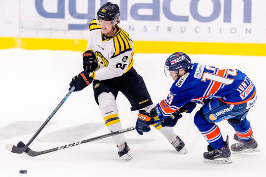 Brynäs Jesper Boqvist jagas av Växjös Julius Junttila