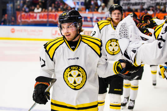 Brynäs Emil Forslund jublar