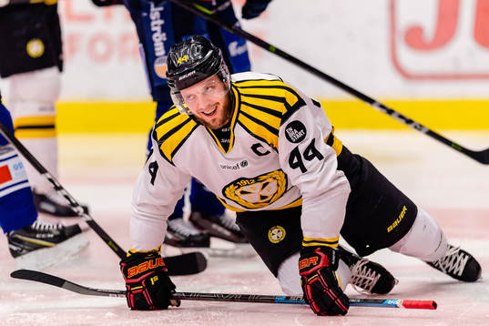Brynäs Jacob Blomqvist faller