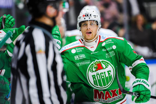 Rögles Trevor Mingoia  jublar