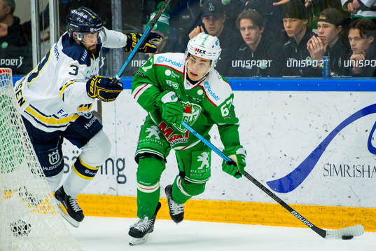 s Markus Lauridsen jagar Rögles Leon Bristedt