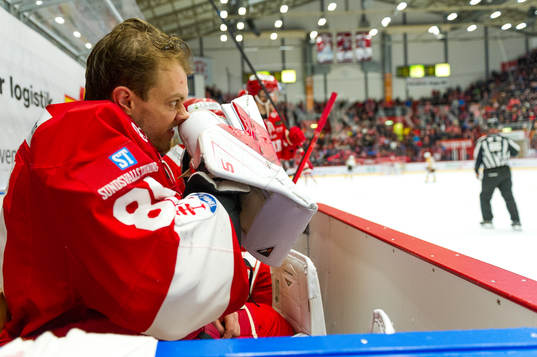 Timrås målvakt Niklas Svedberg byts ut