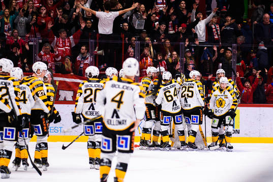 Skellefteås spelare jublar