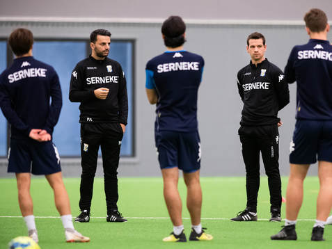 Tränare Poya Asbaghi och assisterande tränare Ferran