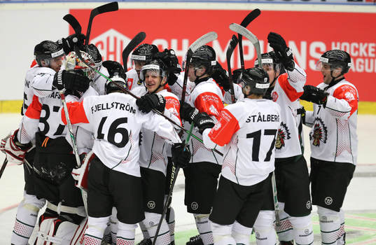 Bläddra bland fler bilder av Ishockey, CHL, Semifinal, Pilsen - Frölunda